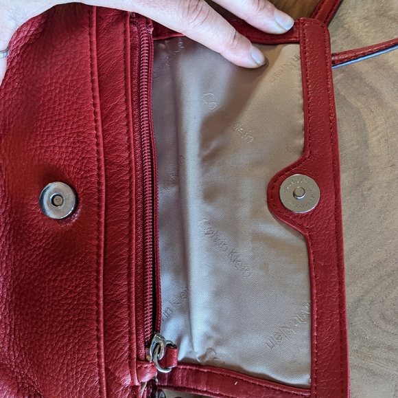 Calvin Klein Red Crossbody - Picture 4 of 7